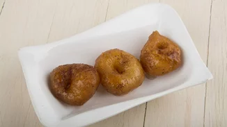 Λουκουμάδες | Η εύκολη συνταγή για να γίνουν τραγανοί και μαστιχωτοί