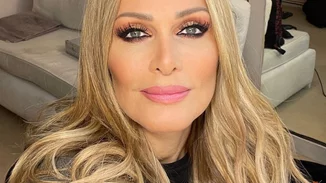 Νατάσα Θεοδωρίδου | Η ανανέωση στο χρώμα των μαλλιών της και το χτένισμα που την έκανε να λάμψει