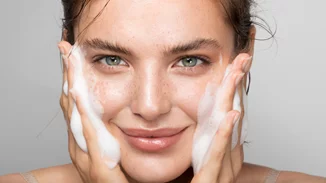 Skincare issues | 5 λάθη που πιθανόν κάνεις στη ρουτίνα καθαρισμού σου