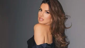 Σταματίνα Τσιμτσιλή | Σούπερ νεανική σε fashion show- Πώς συνδύασε το τζιν παντελόνι της