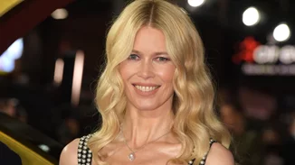 Claudia Schiffer | Οι εντυπωσιακές φωτογραφίες από τις φετινές διακοπές της στην Ελλάδα