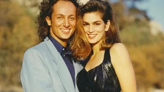 Η Cindy Crawford ζήτησε συγγνώμη από τον Βασίλειο Κωστέτσο
