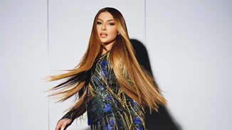 "Όταν μία κοπέλα έχει παραπανίσια κιλά, τα στρας και οι πούλιες δίνουν όγκο"