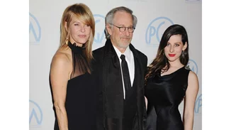 Steven Spielberg | Η γενέθλια φωτογραφία της κόρης του με σέξι φόρεμα