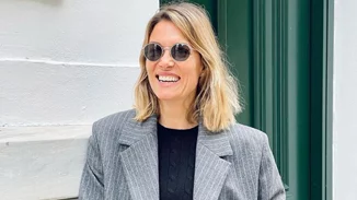 Βίκυ Καγιά | Προτείνει τον πιο updated τρόπο για να φορέσεις το ριγέ πουκάμισο τη μεταβατική αυτή εποχή