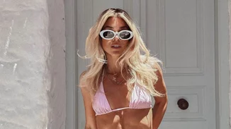 Η Βάσια Κωσταρά προτείνει πώς να φορέσεις το μαγιό σου σε μια βραδινή έξοδο στην πόλη