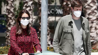 Αναστασία Καίσαρη | Δες τι φόρεσε σε βόλτα με τον Thomas Persy και την πέντε μηνών κόρη τους