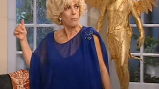 Ποιο ήταν το βαπτιστικό όνομα της θρυλικής Ντένης Μαρκορά; Το σπάνιο στιγμιότυπο από τη σειρά "Δυό Ξένοι"