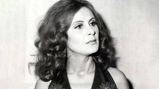 Ρένα Κουμιώτη: Ο θάνατος της μητέρας της όταν ήταν μωρό, ο γάμος στα 13, και ο θάνατος του γιου της