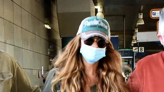 Επέστρεψε στην Ελλάδα η Ανθή Σαλαγκούδη μετά την αποχώρησή της από το Survivor (pics)