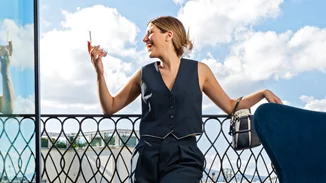 Ο ιδανικός τρόπος για να συνδυάσεις τις τάσεις της μόδας με το προσωπικό στιλ σου σύμφωνα με τη Σουζάνα Κεγγίτση