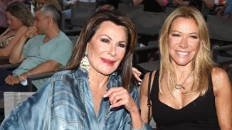 Μαριάννα Λάτση - Γιάννα Αγγελοπούλου | Μαζί στην παράσταση του Τάκη Ζαχαράτου - Τι φόρεσαν οι διάσημες κυρίες;