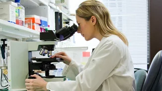 2022 | Έτος προσδοκιών και προόδου -Δύο διακεκριμένοι Έλληνες επιστήμονες μιλούν για τη νέα χρονιά