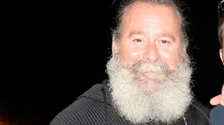 Κωστής Σαββιδάκης |  Οι 18 μέρες στο νοσοκομείο λόγω του κορωνοϊού και το θαύμα που βίωσε