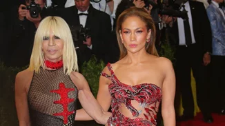 Διάσημοι σχεδιαστές και οι μούσες τους | 20 iconic εμφανίσεις στο κόκκινο χαλί του Met Gala