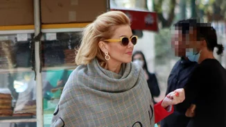 Ευγενία Μανωλίδου | Χαλαρή βόλτα στο κέντρο της Αθήνας με το luxury outfit που θα συζητηθεί