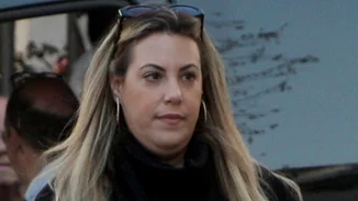 Με τα αγαπημένα της μαύρα | Η Μαίρη Κατράντζου σε νέα εμφάνιση στην Αθήνα