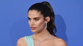 Το viral μακιγιάζ του δεκάλεπτου που χαρίζει ακαταμάχητη λάμψη και φρεσκάδα στο πρόσωπο