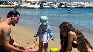 Η Ελένη Φουρέιρα για ρακές στην Κρήτη - Σε χαλαρό mood με καλή παρέα