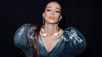 Η Ελένη Φουρέιρα με μελανιές στα πόδια μετά το MadWalk