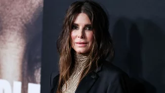 Πως θα φορέσεις ένα catsuit μετά τα 50 όπως η Sandra Bullock