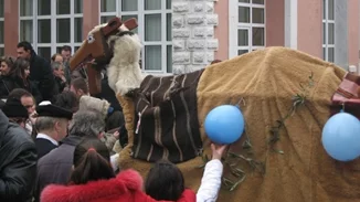 Έθιμα με "ρίζες" κρυμμένες στον χρόνο αναβιώνουν στη Β. Ελλάδα για τα Θεοφάνια