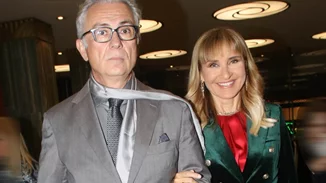 Η Μάρα Ζαχαρέα με το κοστούμι που θα γίνει η βασική σου επιλογή σε βραδινές εμφανίσεις