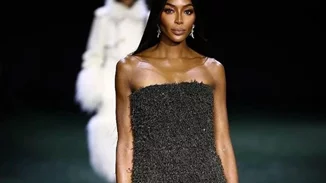 Η 53χρονη Ναόμι Κάμπελ μόλις ερωτεύτηκε έναν 37χρονο πολυεκατομμυριούχο