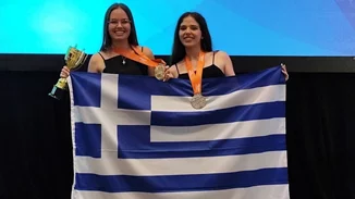 Δυο 17χρονες Ελληνίδες στην κορυφή του κόσμου στον παγκόσμιο διαγωνισμό πληροφορικής της Microsoft