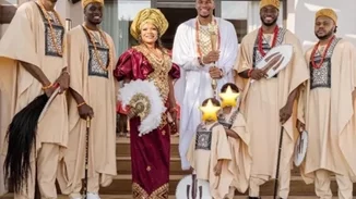 Η μητέρα του Γιάννη Αντετοκούνμπο ανέβασε τις πρώτες φωτογραφίες από την Νιγηριανή τελετή του γάμου του γιου της