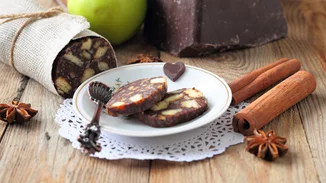 Σοκολατένιο μωσαϊκό του ονείρου με γιαούρτι | Η light εκδοχή με 4 μόνο υλικά από τον Δημήτρη Μακρυνιώτη