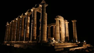 Εντυπωσιακός ο νέος φωτισμός του ναού του Ποσειδώνα στο Σούνιο