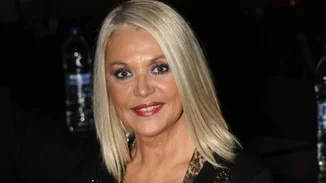 Ρούλα Κορομηλά | Μίλησε για τις παρενέργειες που αντιμετωπίζει μετά την 3η δόση του εμβολίου για τον κορονοϊό