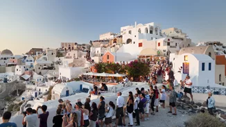 Κίνημα "Tourists go home" | Οι λαοί των δημοφιλών προορισμών, όπως η Ελλάδα, δεν θέλουν άλλους τουρίστες