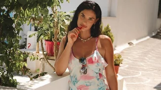 Naked manicure | 6 διάσημες Ελληνίδες που προτίμησαν τα φυσικά, κοντά νύχια για τις διακοπές τους