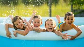 Παιδί και καύσωνας | Πώς να το προστατέψεις όταν ο ήλιος καίει