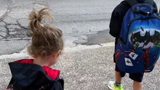 Back to school | Οι Έλληνες celebrities συνοδεύουν τα παιδιά τους την πρώτη μέρα στο σχολείο