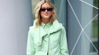 Αυτά είναι τα πιο ξεχωριστά και διάσημα flat παπούτσια φέτος την άνοιξη