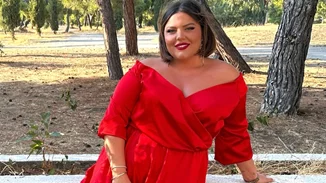 Η Δανάη Μπάρκα ήταν καλεσμένη σε δύο καλοκαιρινούς γάμους και δημιούργησε τα πιο κομψά looks