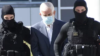 Δίκη Φιλιππίδη - Μαρτυρία φωτιά | Δεν θα δεις θέατρο ούτε από το πεζοδρόμιο" - Χωρίς χειροπέδες ο ηθοποιός στο δικαστήριο