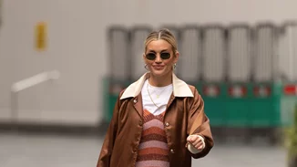 Πολύχρωμα πουλόβερ που θα φορέσεις όλη την άνοιξη