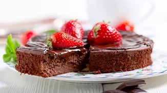 Το πιο υπερ-σοκολατένιο γλυκό ψυγείου με 2 μόνο υλικά που θα λατρέψεις | Η πανεύκολη συνταγή του Δημήτρη Μακρυνιώτη