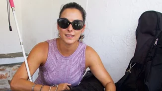 Ανάρτηση "γροθιά" μιας τυφλής Αμερικανίδας μετά τις διακοπές στη Σίφνο: "Αστεία, άβολη και επικίνδυνη εμπειρία"