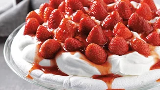 Συνταγή για νόστιμη πάβλοβα από την Αργυρώ Μπαρμπαρίγου