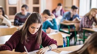 Πανελλαδικές 2022 | Ποιοι είναι οι Συντελεστές Βαρύτητας των μαθημάτων - Πώς "ρυθμίζουν" τις βάσεις εισαγωγής