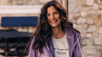 Η Χριστίνα Μπόμπα έκανε την αλλαγή στα μαλλιά που κάνουν όλες οι fashionistas τώρα