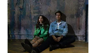 Emily in Paris 2 | Οι νέες ρομαντικές φωτογραφίες από τα γυρίσματα