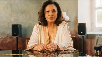 Χάρις Αλεξίου | Το σπάνιο φωτογραφικό στιγμιότυπο από την παιδική της ηλικία