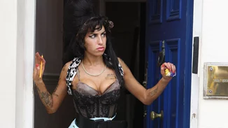 Amy Winehouse | Οι πρώτες εικόνες από την ταινία "Back to Black"