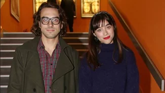 Όταν η Τζωρτζίνα Λιώση γιόρτασε την αγάπη της με τον Ντένη Μακρή, φορώντας το πιο ρομαντικό λευκό φόρεμα